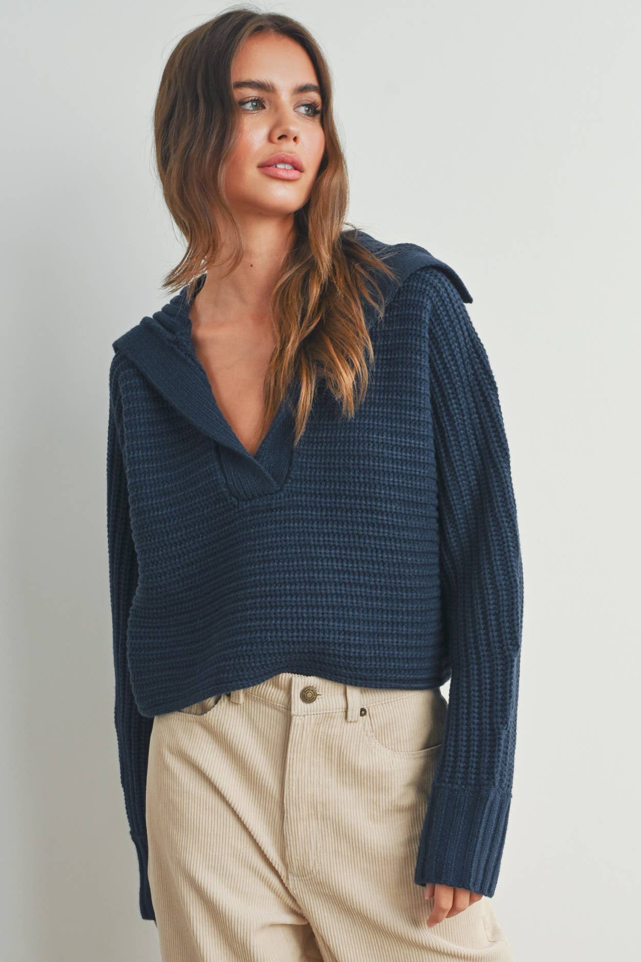 DRAMA COLLAR V NECK SWEATER