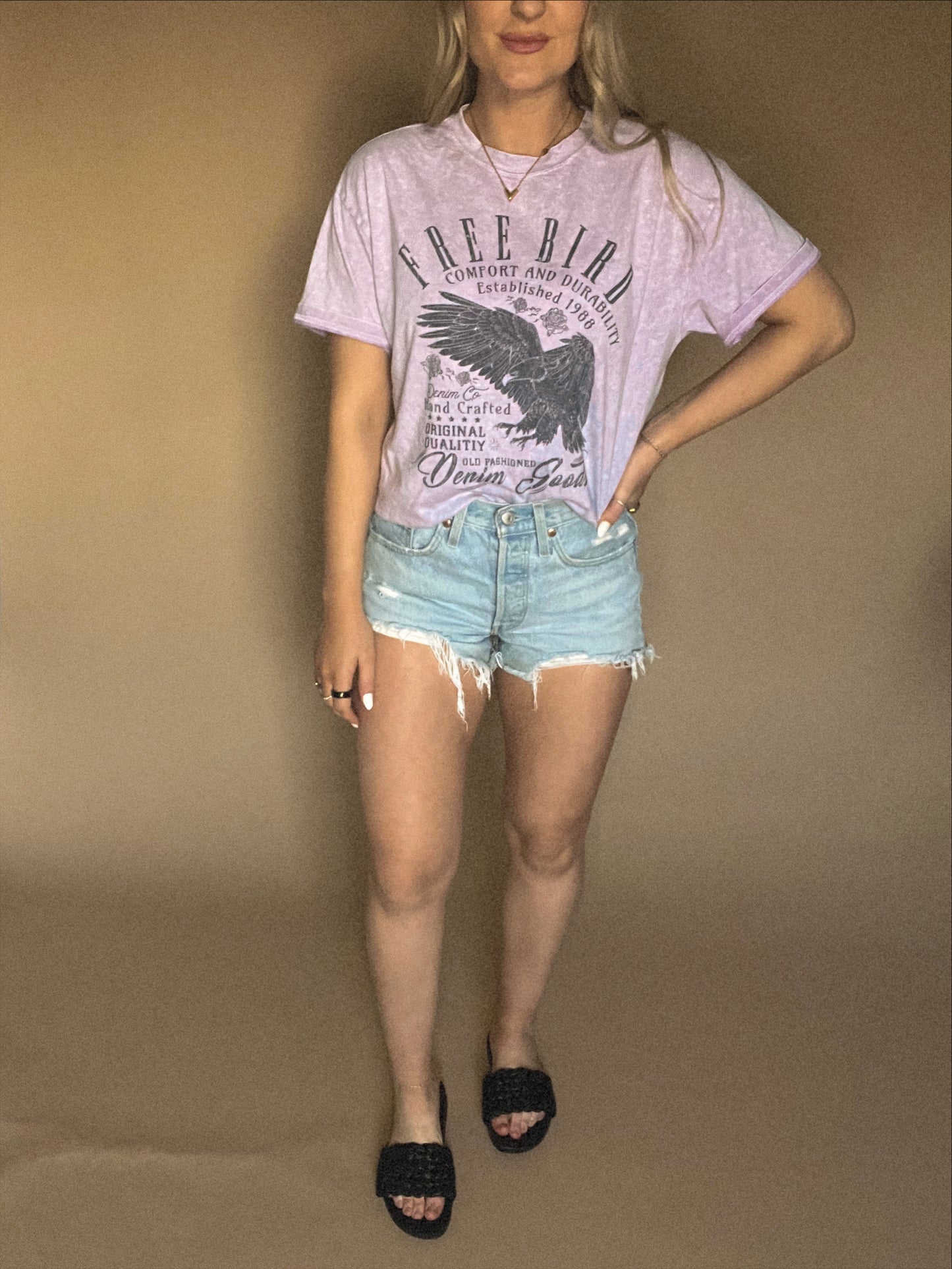 LAVENDER FREE BIRD GRAPHIC TEE